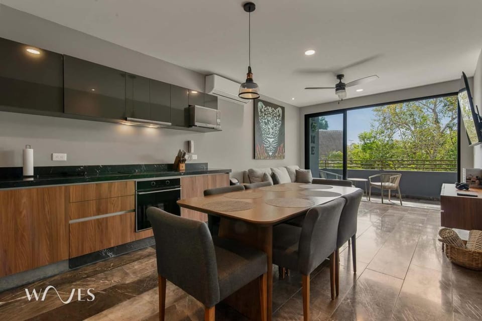 Kitchen or kitchenette, Living room, Dining area
