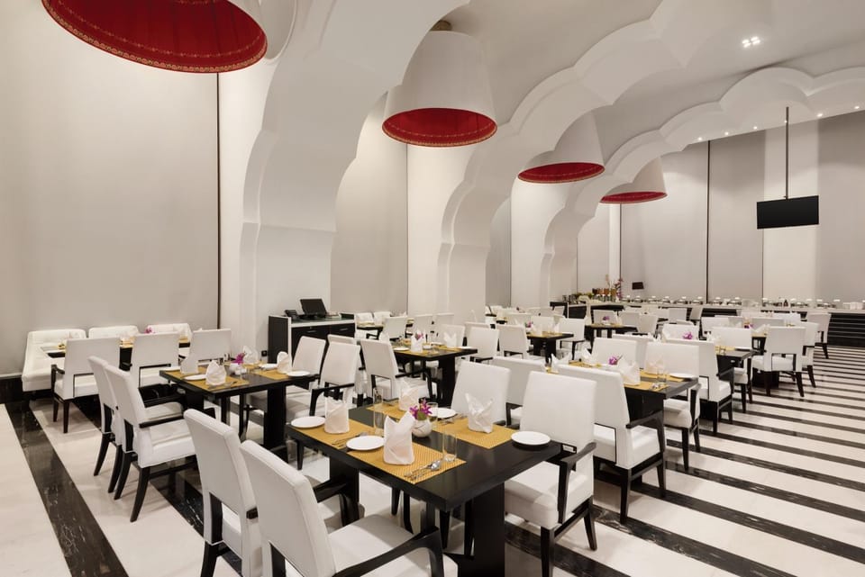 Restaurant/places to eat, Restaurant/places to eat