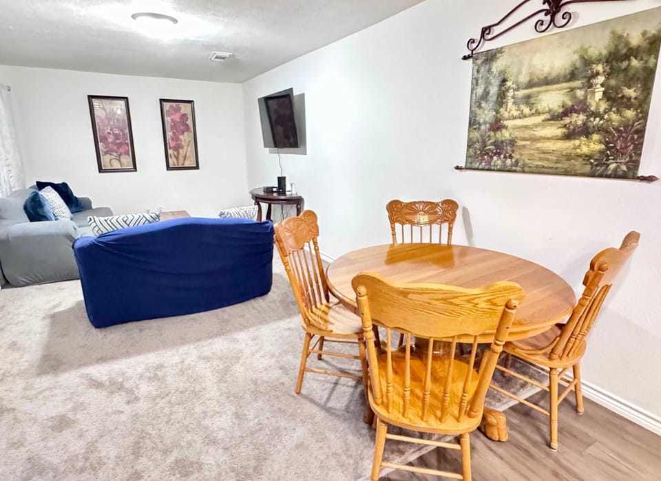Entire Spacious 4 BR Home for Professionals House in Port Arthur