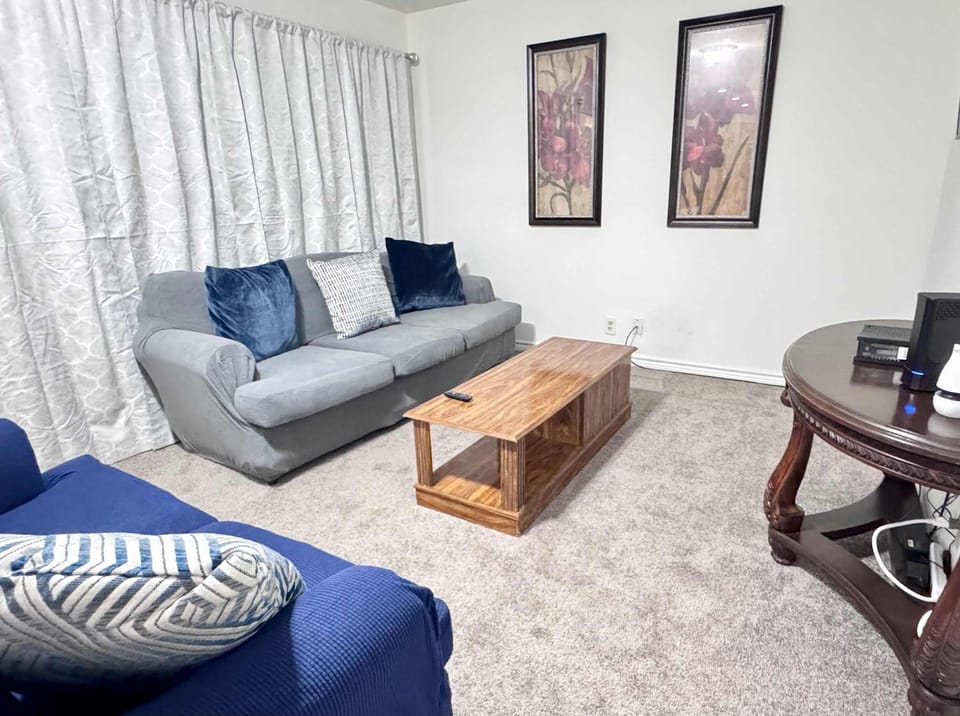 Entire Spacious 4 BR Home for Professionals House in Port Arthur
