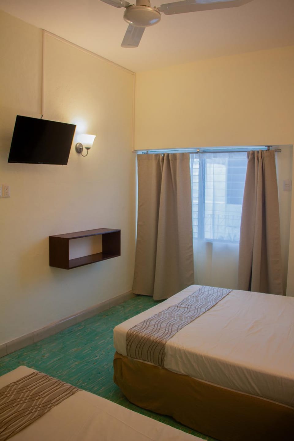 Communal lounge/ TV room, Bed, TV and multimedia, Photo of the whole room, Bedroom