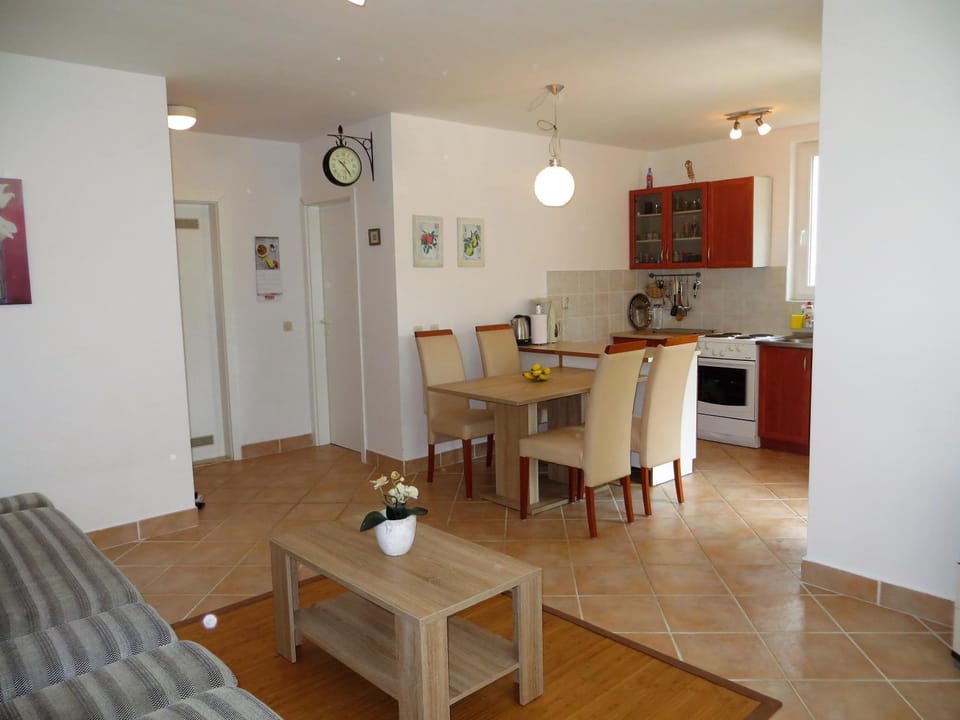 Kitchen or kitchenette, Living room, Dining area