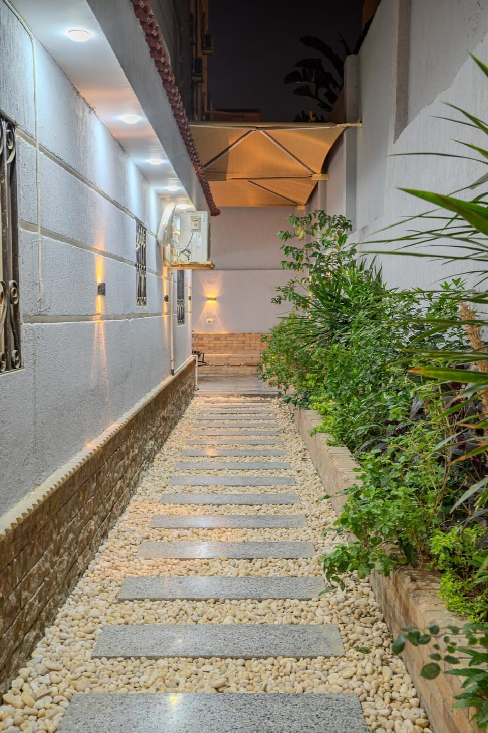 Luxury Retreat Jacuzzi & Firepit Apartment in New Cairo City