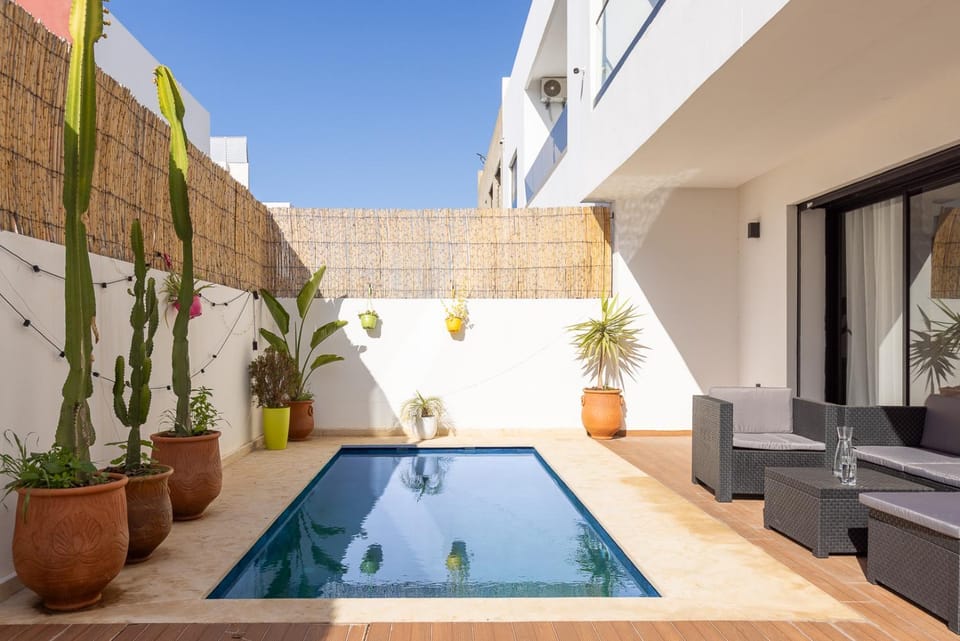 Property building, Patio, Day, View (from property/room), Balcony/Terrace, Balcony/Terrace, Pool view, Swimming pool, sunbed
