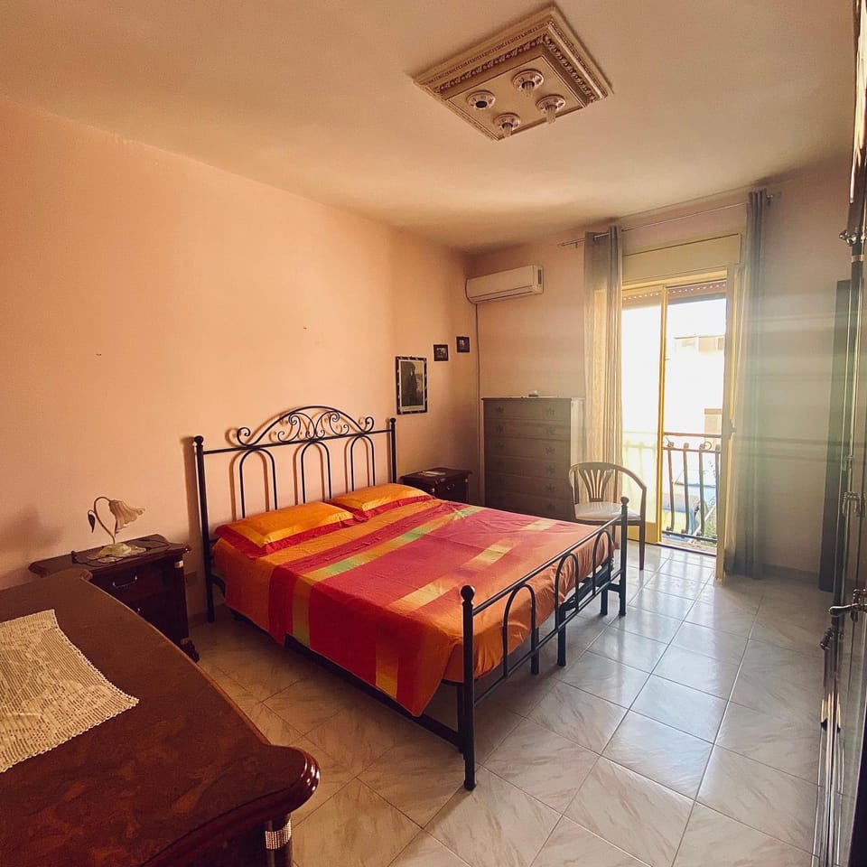 Bed, Photo of the whole room, Bedroom, air conditioner