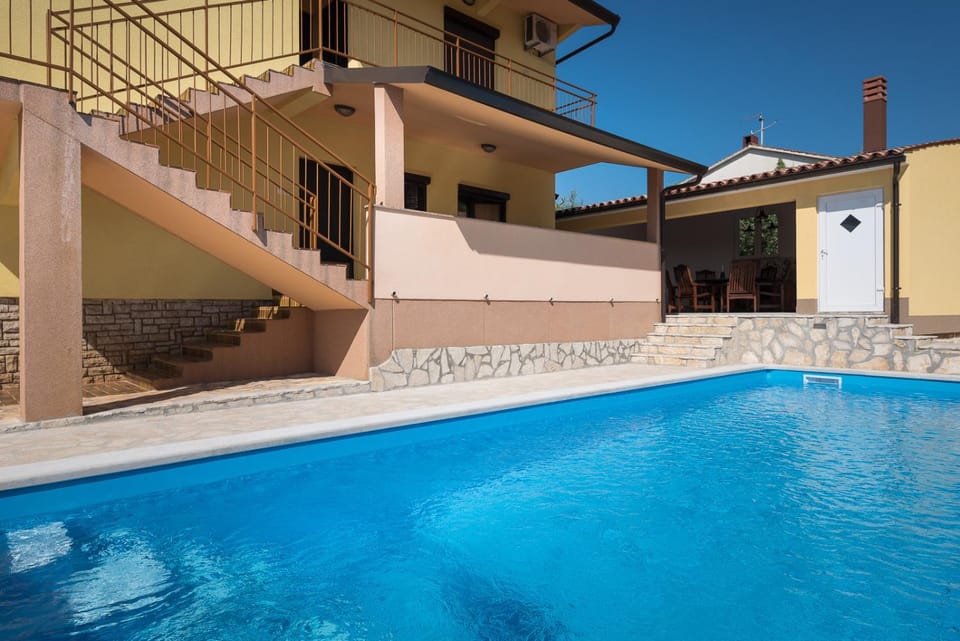 Pool view, Swimming pool