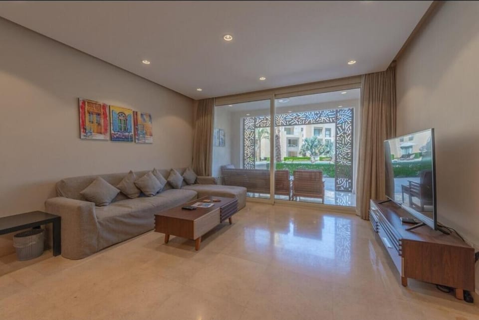Mangroovy- 1br GF Waterfront Glitzy direct pool Apartment in Hurghada