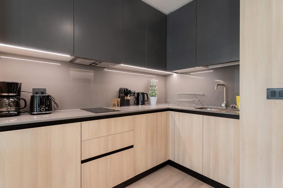 1 BE1BA in Pdte Riesco Spacious ideal for 3 Apartment in Las Condes