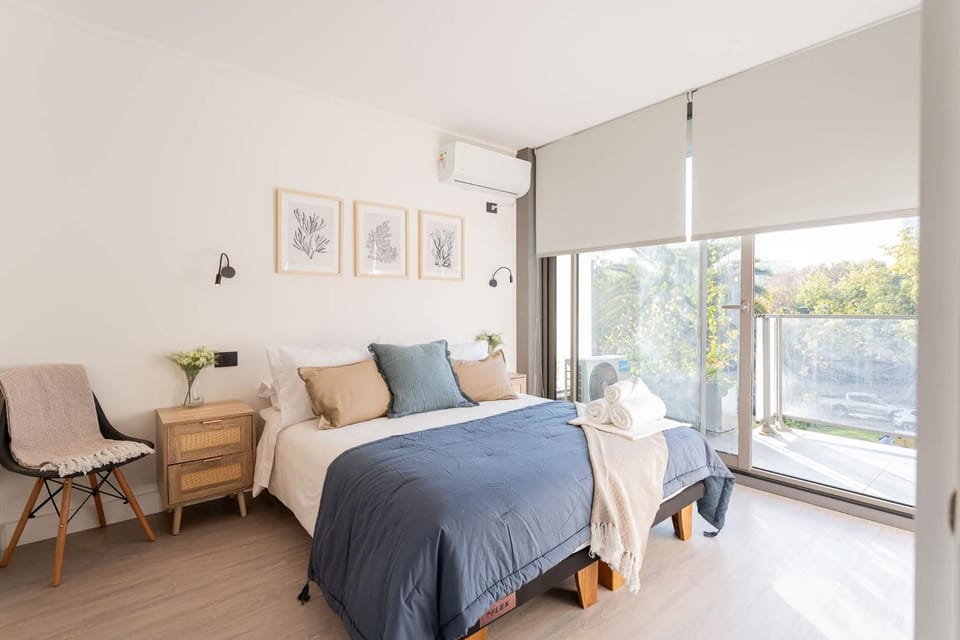 1 BE1BA in Pdte Riesco Spacious ideal for 3 Apartment in Las Condes