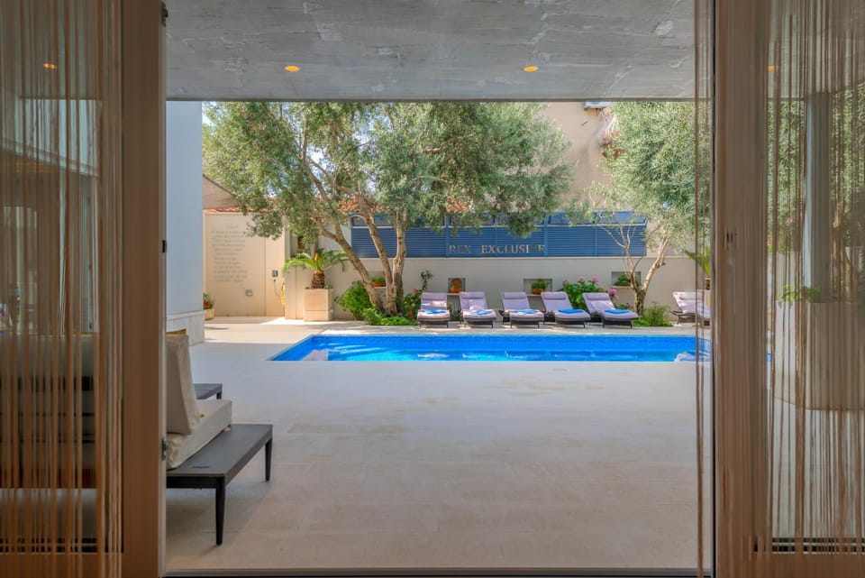 Garden, View (from property/room), Swimming pool, Swimming pool, Inner courtyard view