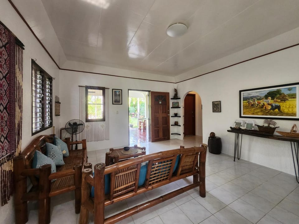 Property building, Kitchen or kitchenette, Living room, Seating area