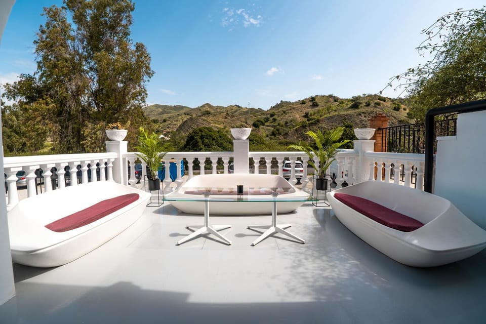 Patio, Day, Natural landscape, View (from property/room), Balcony/Terrace, Living room, Seating area, Dining area, Mountain view