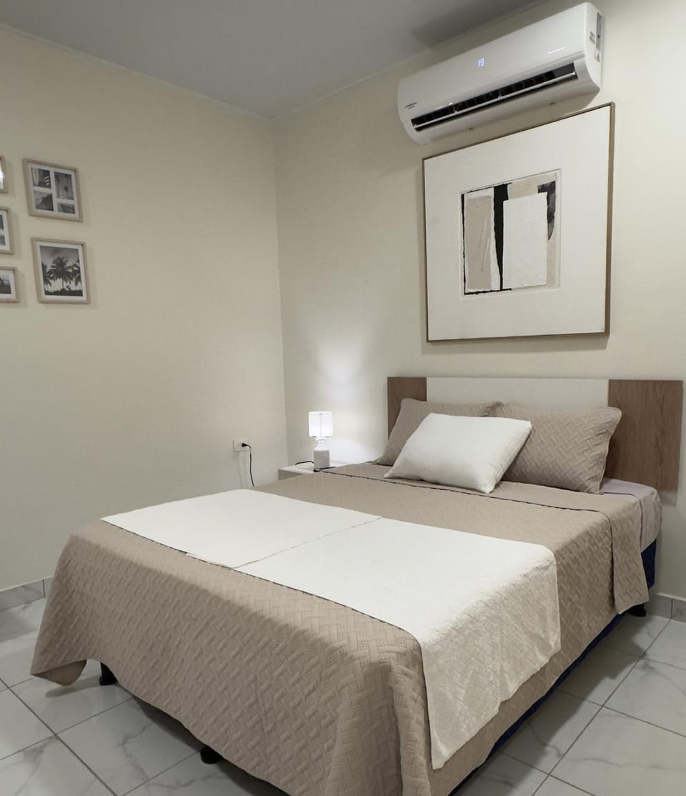 Bed, Photo of the whole room, Bedroom, air conditioner