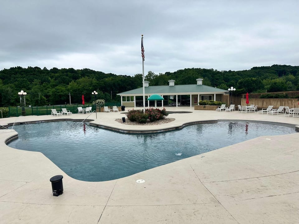 Birdie's Bliss 2BR Condo Sleeps 6 House in Lake of the Ozarks