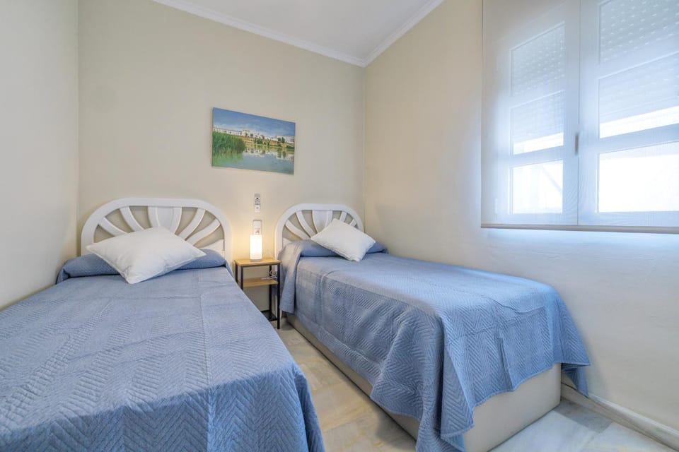 Bed, Photo of the whole room, Bedroom, heating, air conditioner