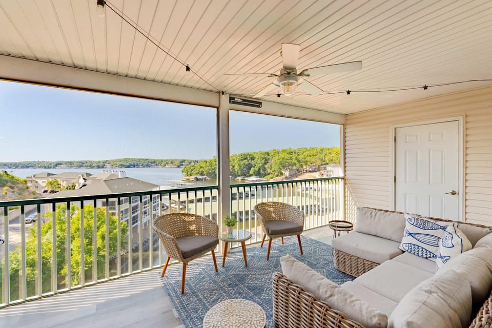 Highland Shores Haven Fit For 7 House in Lake of the Ozarks