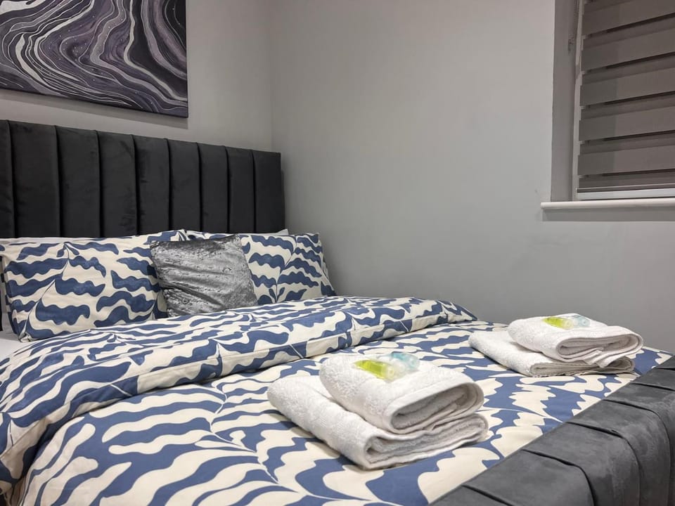 NOVO Holiday Homes - London Apartment in London Borough of Ealing