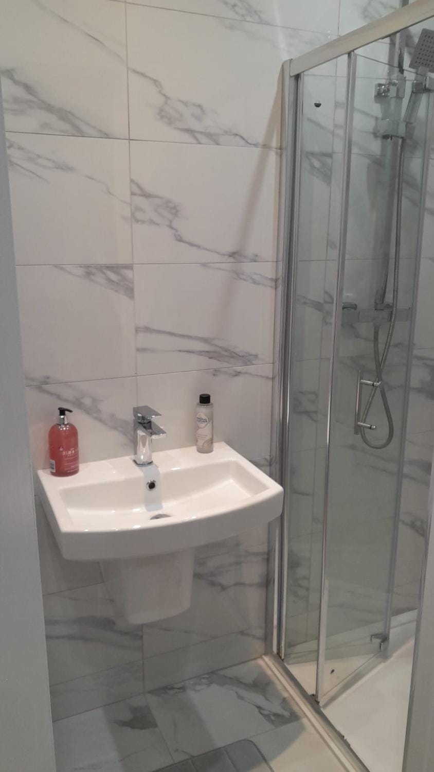 NOVO Holiday Homes - London Apartment in London Borough of Ealing