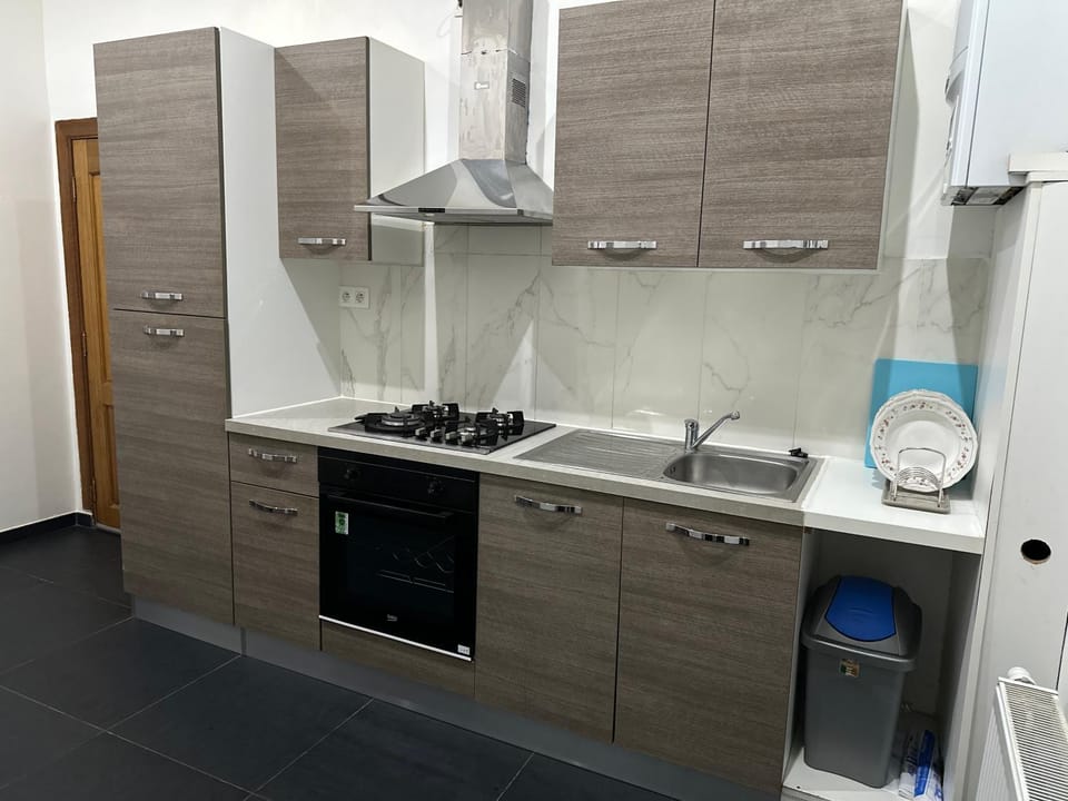 Sweet apartment with belcon Apartment in Saint-Gilles