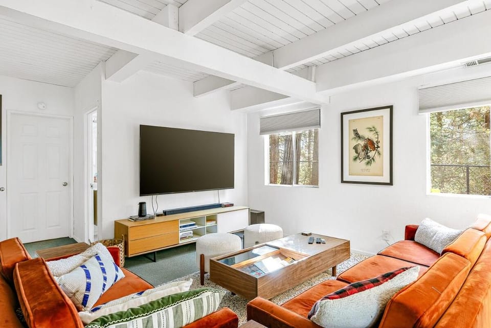 Luxury A-Frame Retreat House in Lake Arrowhead