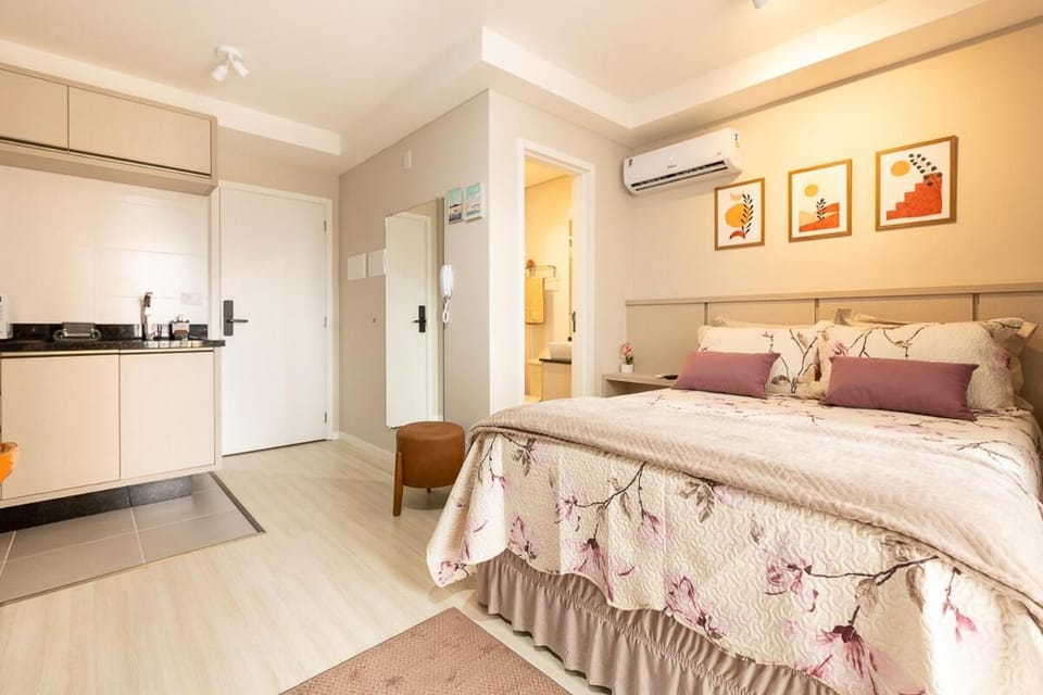 Studio Com Varanda e Ar Condicionado em Condominio Com Pisicina e Academia Apartment in Curitiba