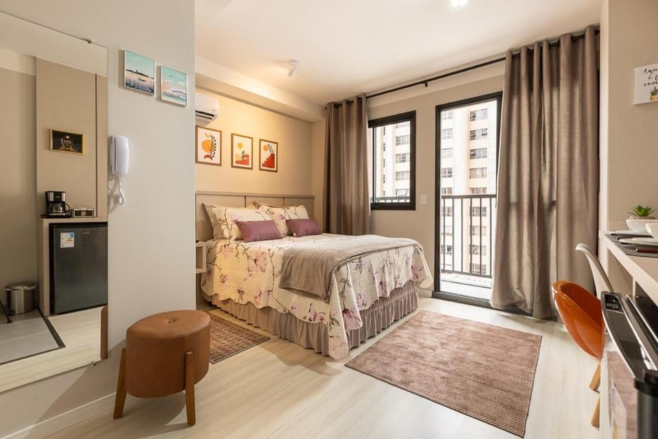 Studio Com Varanda e Ar Condicionado em Condominio Com Pisicina e Academia Apartment in Curitiba