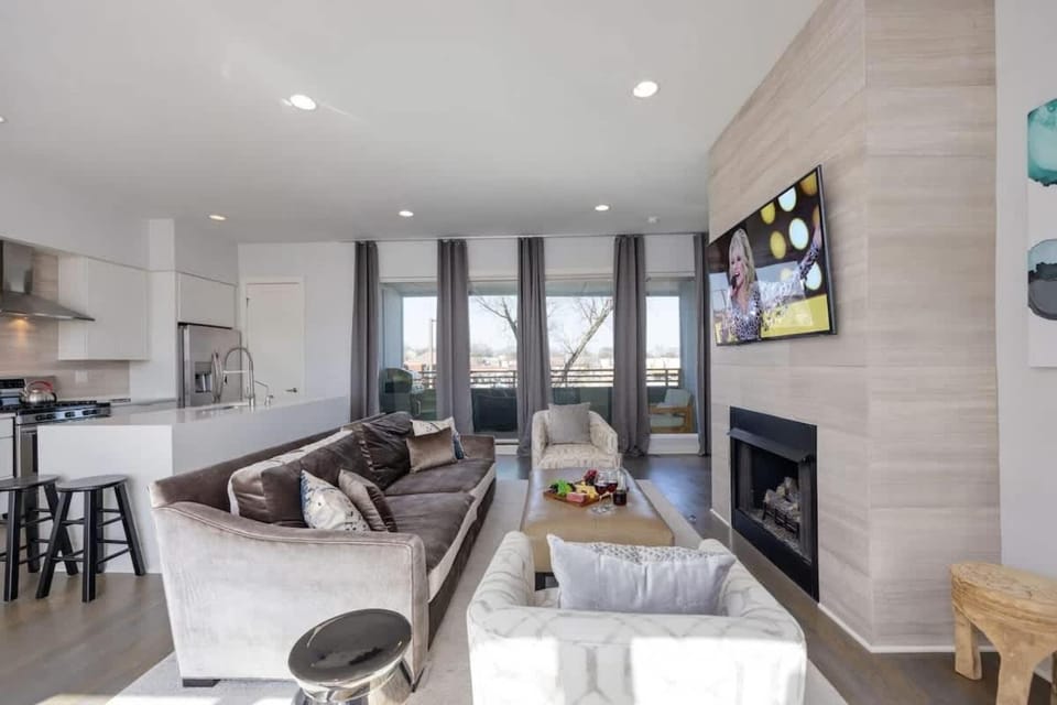 Nashville Notes - Sleeps 8 - Mins to Broadway! House in Nashville