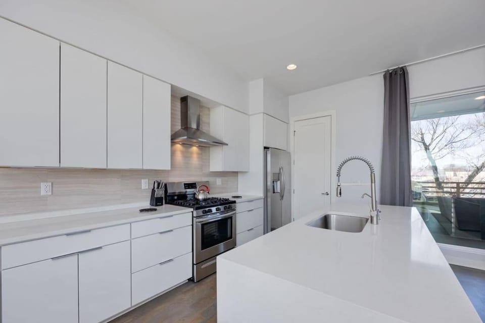 Nashville Notes - Sleeps 8 - Mins to Broadway! House in Nashville
