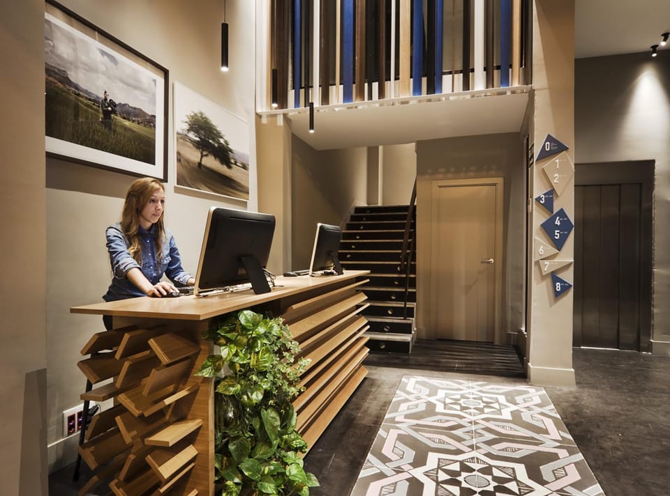 Staff, Facade/entrance, Lobby or reception