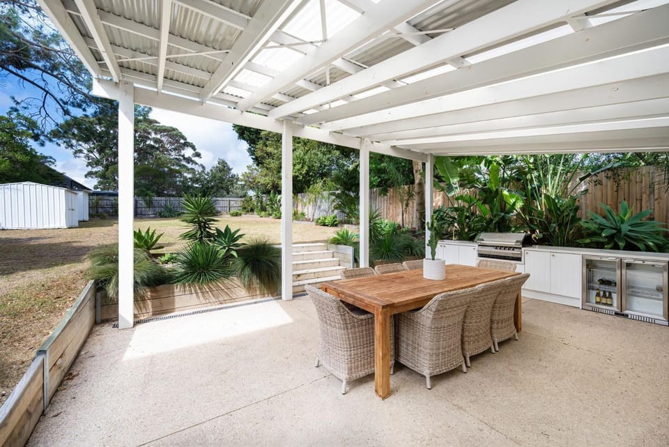 Patio, Garden, Dining area, Garden view
