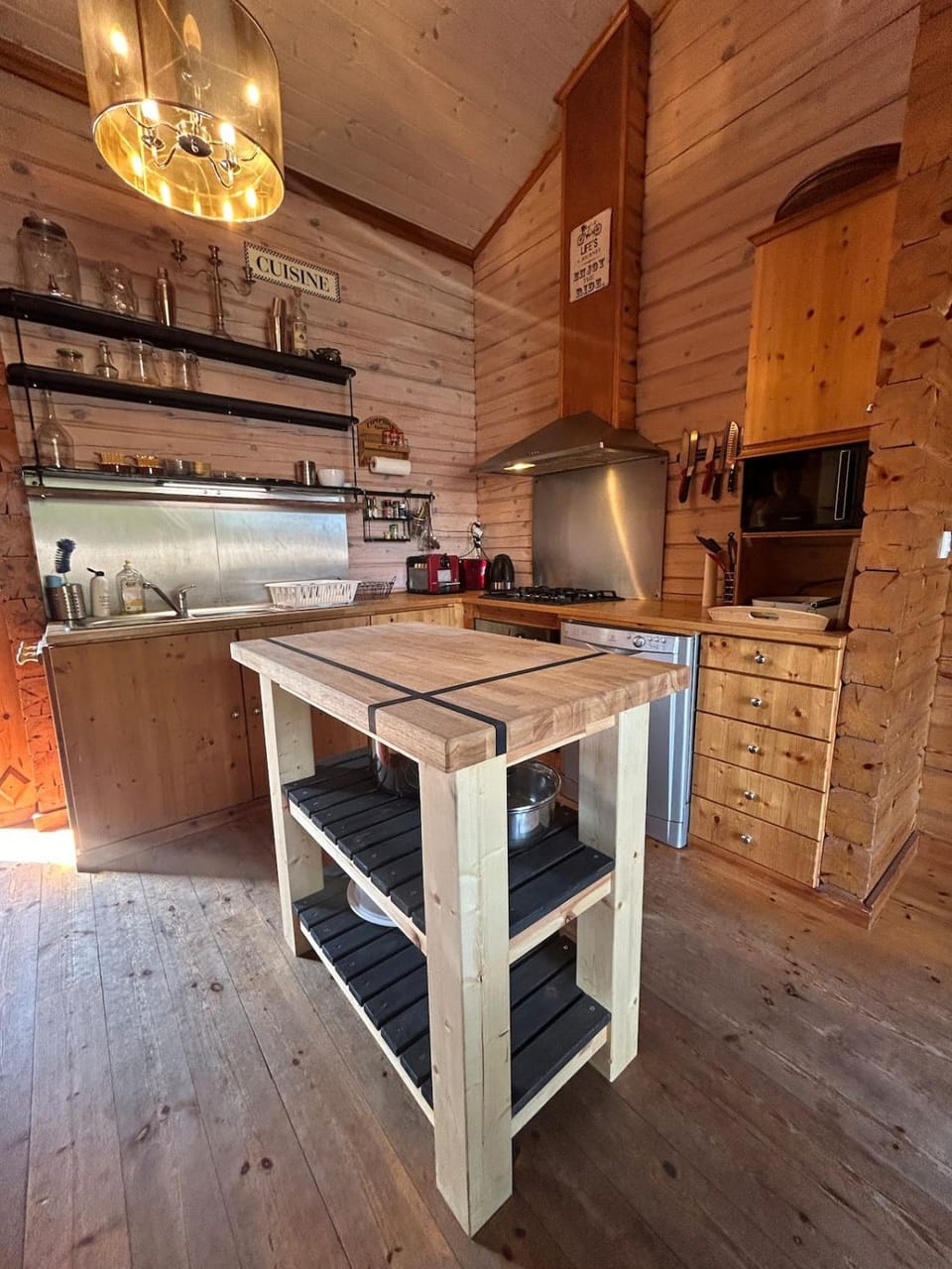 Chalet en bois sur grand parc arboré tout proche de l océan House in Vendays-Montalivet