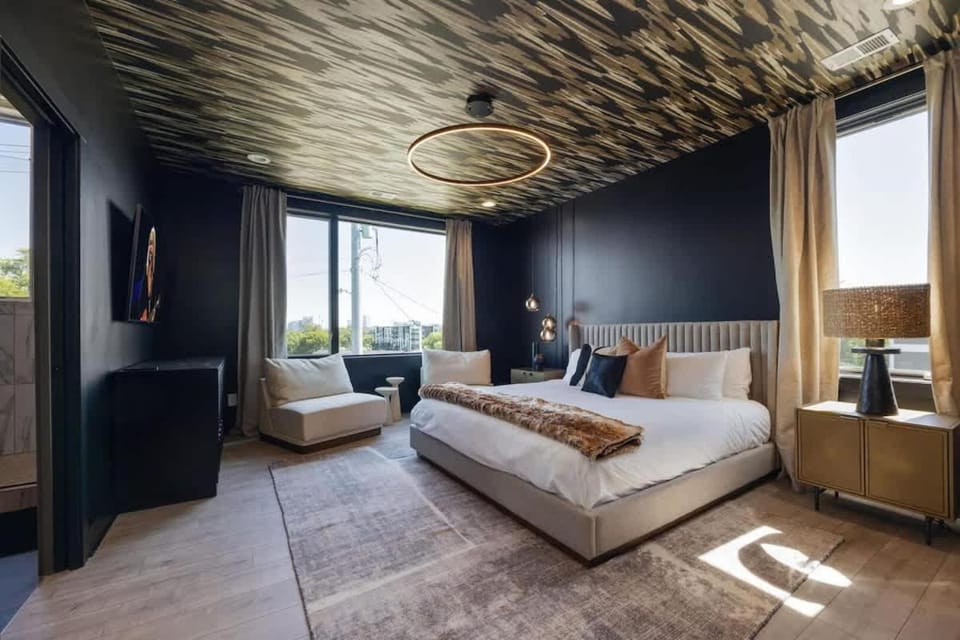 Enchant - Stunning City Views - Modern Luxe House in Nashville