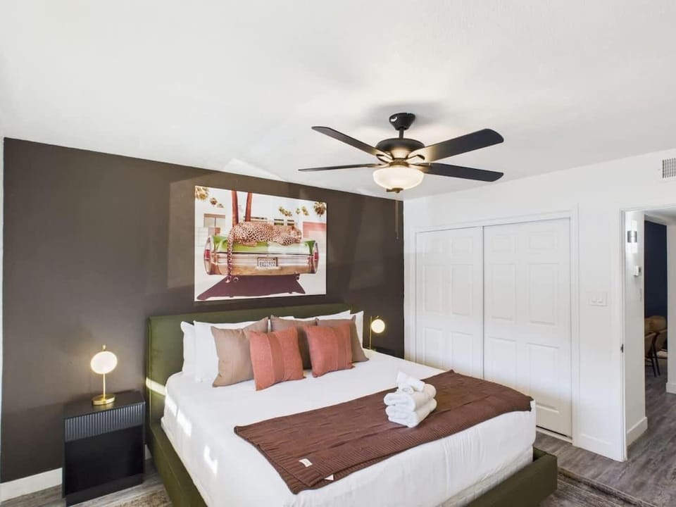 Sunrise Vista-Walk to Downtown Old Town & Bars! House in Scottsdale