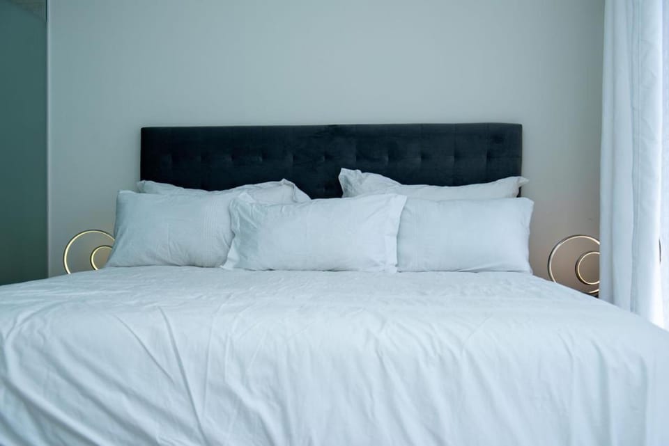 Fealathome Two Bedroom Apartment in Sandton