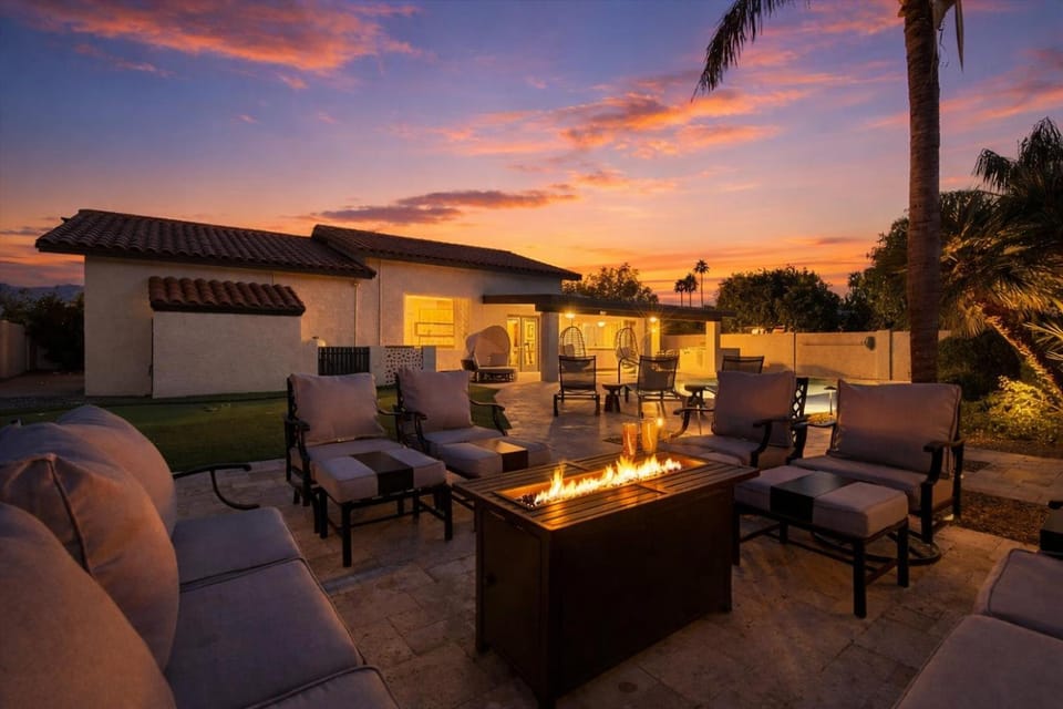 Beverly Charm- Private Pool - Mini Golf - Games House in Scottsdale