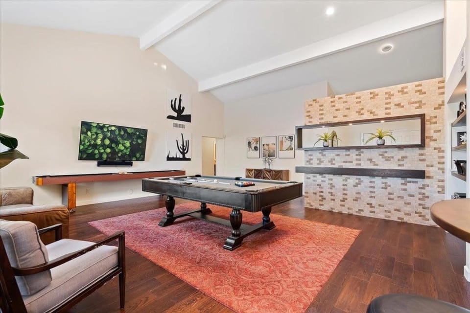 Beverly Charm- Private Pool - Mini Golf - Games House in Scottsdale