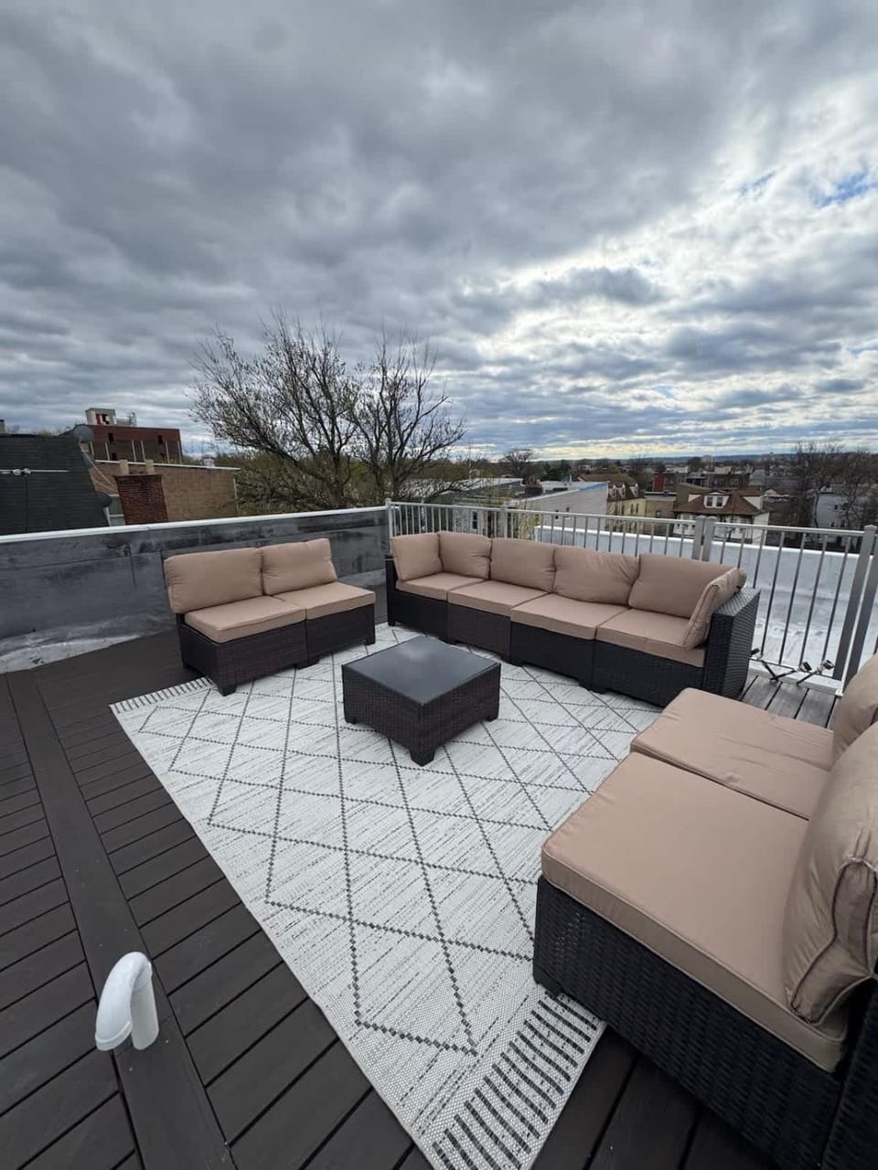 Spacious 6 Bedroom Home with NYC Access & Parking! House in East Orange