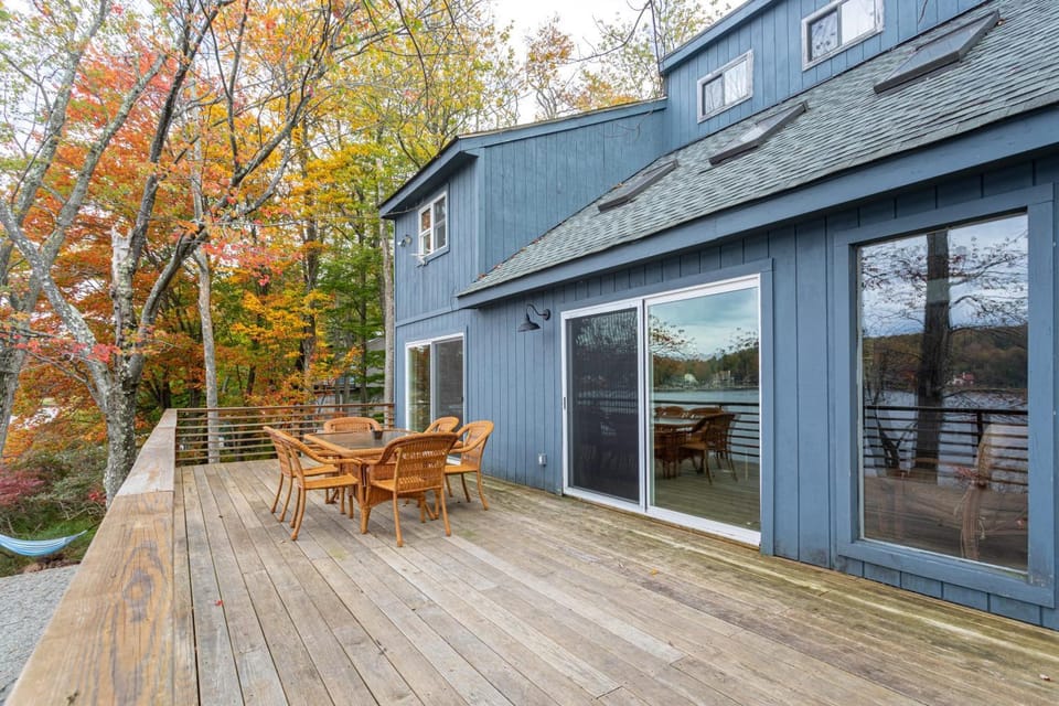 Tranquil Shores Waterfront Fire Pit Hammock House in Coolbaugh Township