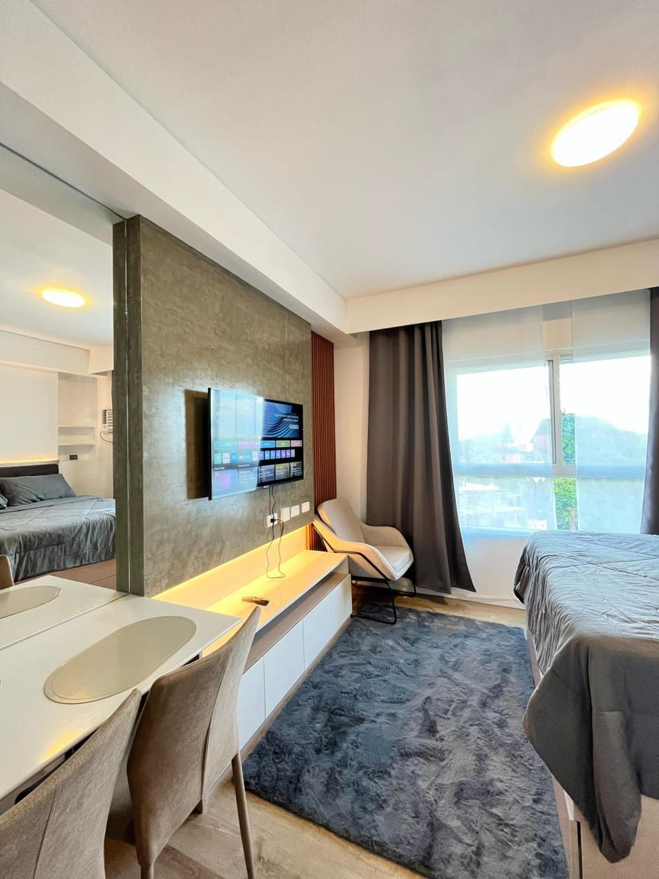 TV and multimedia, Seating area