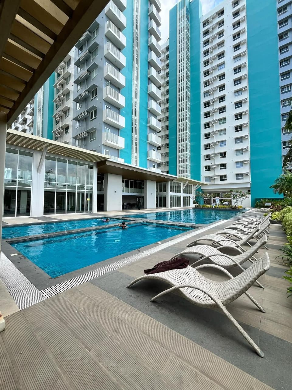 Swimming pool