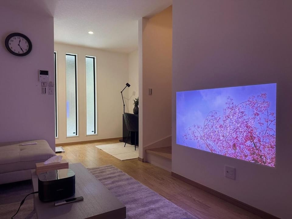 Communal lounge/ TV room, TV and multimedia, Living room, Evening entertainment