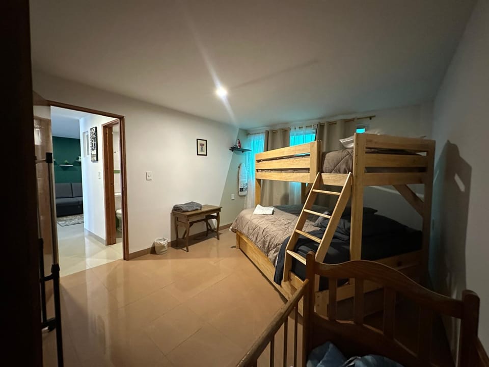 Bedroom, bunk bed