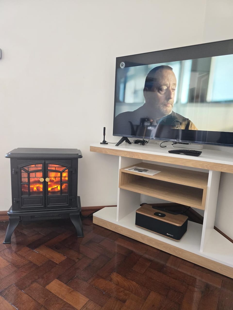 Communal lounge/ TV room, TV and multimedia