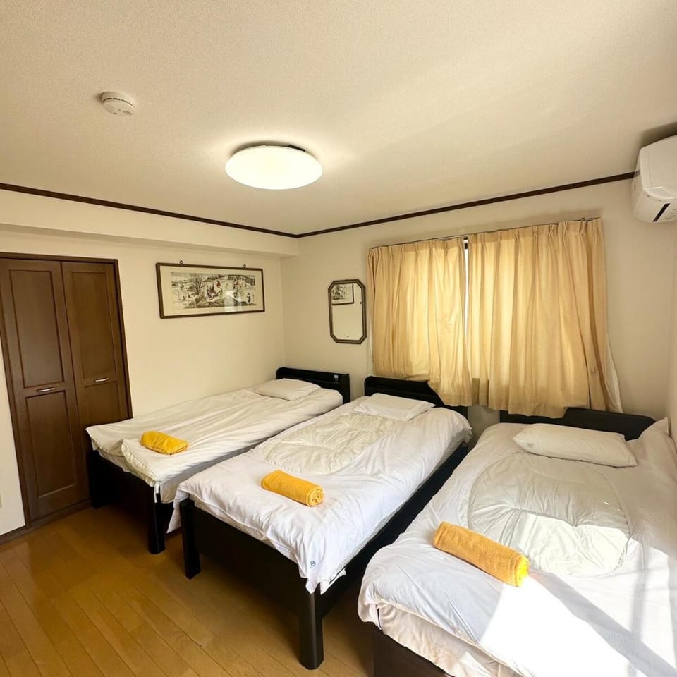 ookubo hills Unique 3 Bedroom House in Shinjuku area Apartment in Shinjuku