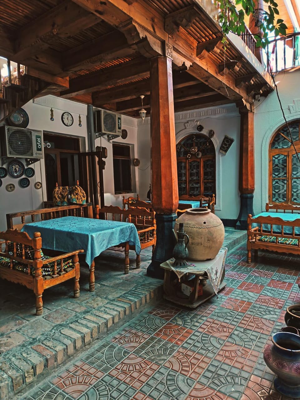 Seating area, Dining area