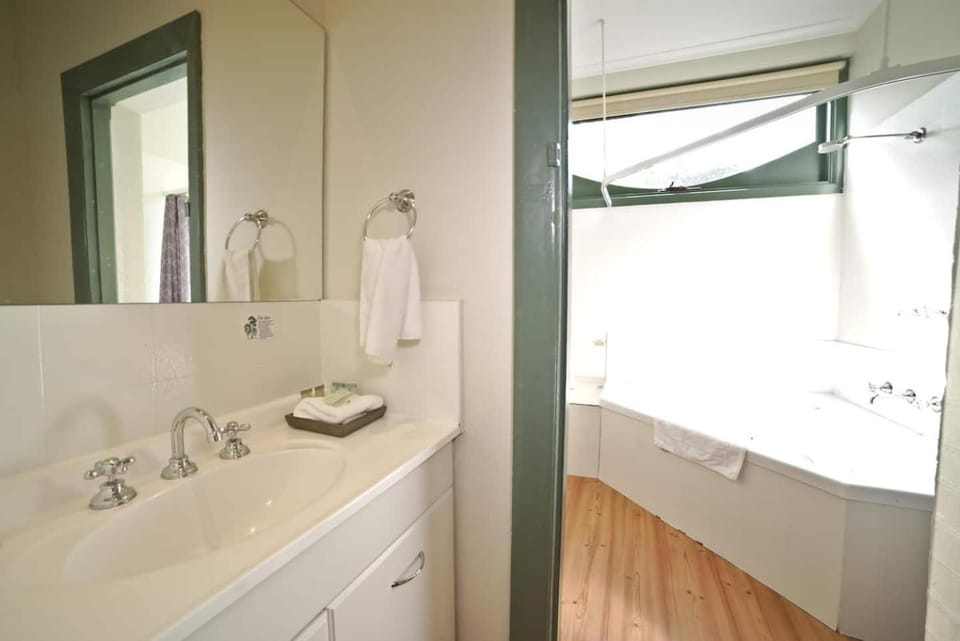 Ballarat Station Apartments Queen Studio with Spa Apartment in Ballarat