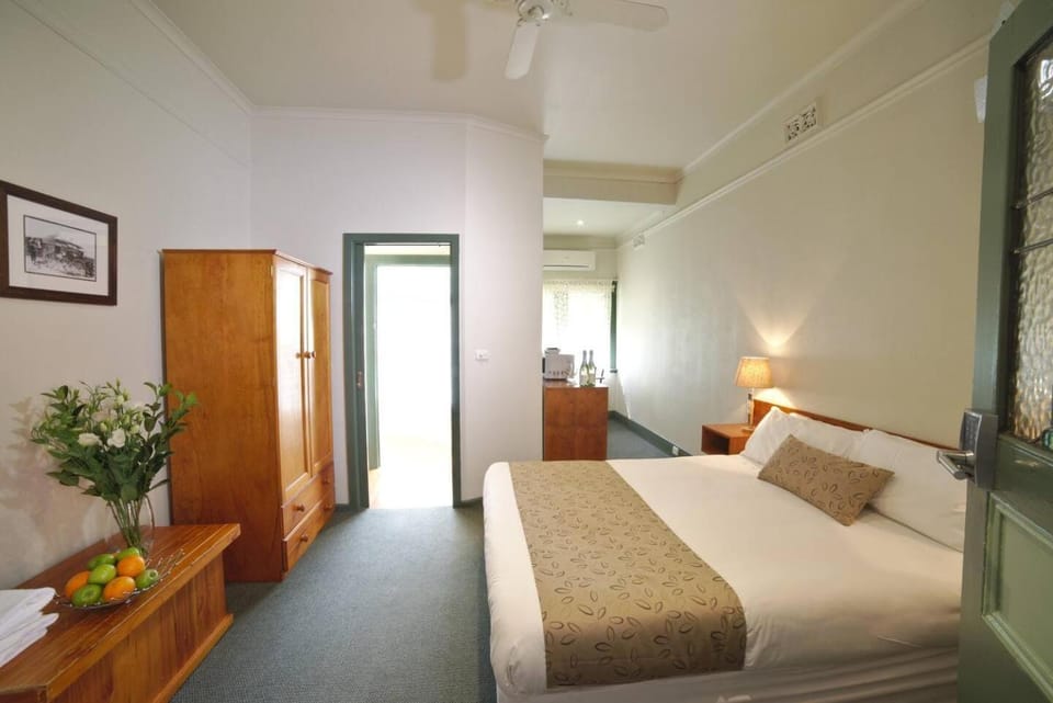 Ballarat Station Apartments Queen Studio with Spa Apartment in Ballarat