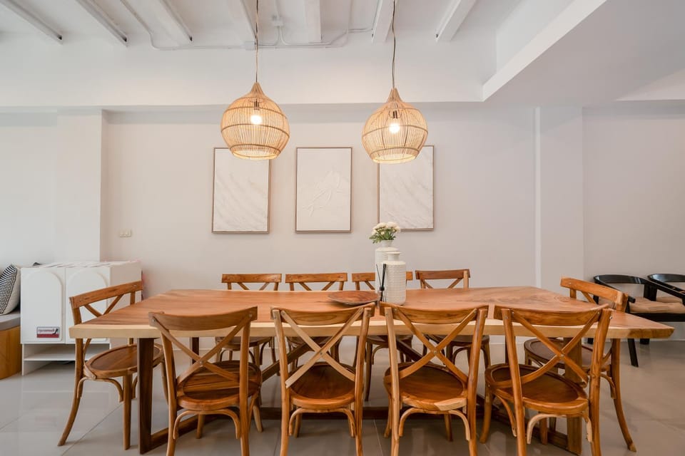 Seating area, Dining area