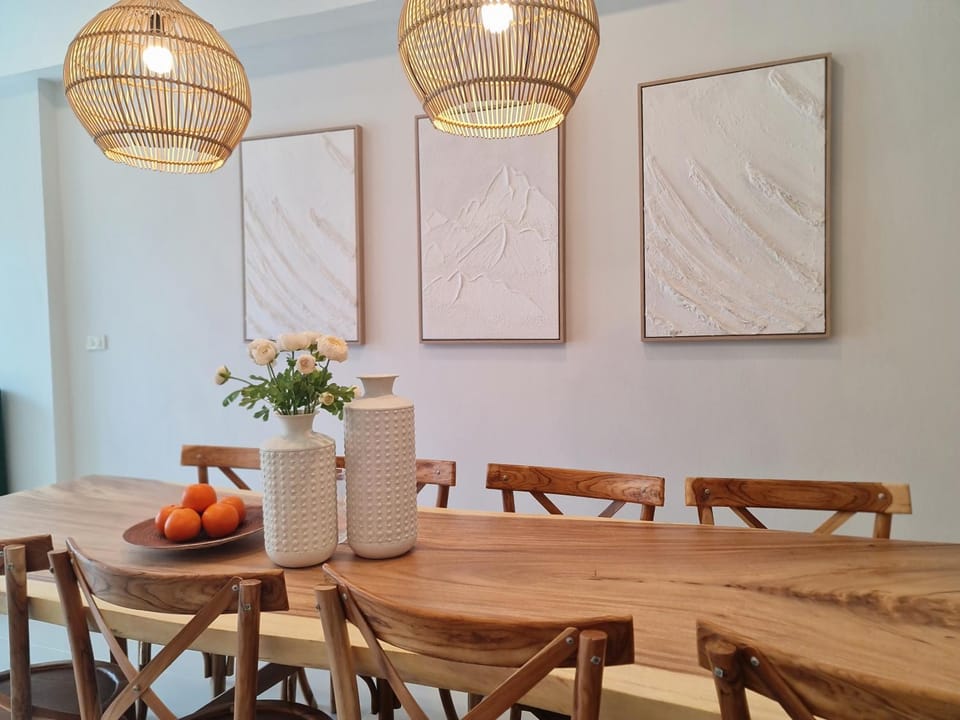 Seating area, Dining area
