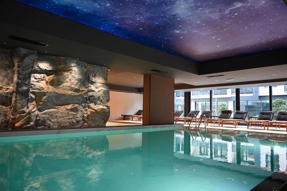 Pool view, Swimming pool